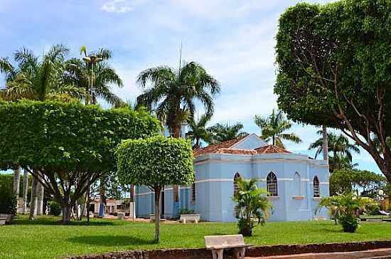 PRAA E IGREJA EM ALTAIR-SP-FOTO:CELSO ORTOLAN - ALTAIR - SP