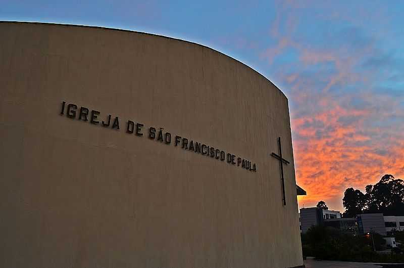 ALUMNIO-SP-IGREJA DE SO FRANCISCO DE PAULA-FOTO:PAULO BRETAS - ALUMNIO - SP