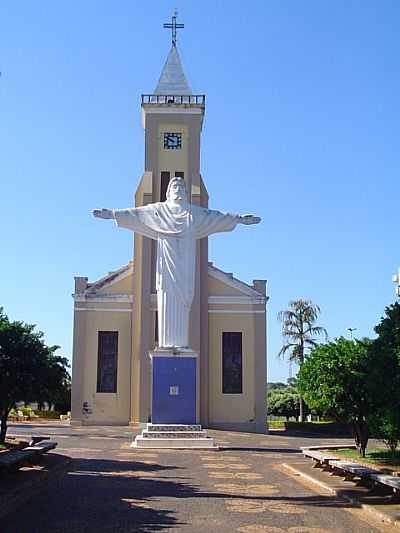 PRAA JOO SOARES- NA FOTO, IGREJA MATRIZ SO JOO BATISTA E CRISTO - LVARES FLORENCE - SP