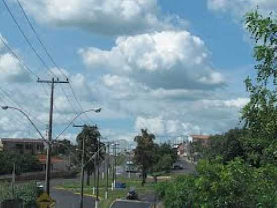 AVENIDA EM AMRICO BRASILIENSE-FOTO:ERI MARTINS - AMRICO BRASILIENSE - SP