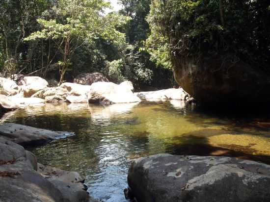 CACHOEIRA DO CABUU, POR SUZY VILELA - ANA DIAS - SP