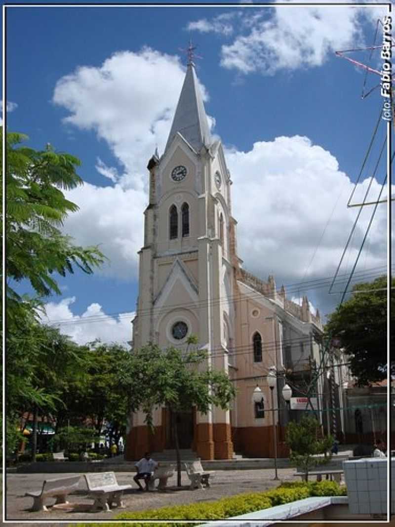 IGREJA MATRIZ DE ANGATUBA / SP - FOTO: FBIO BARROS - ANGATUBA - SP