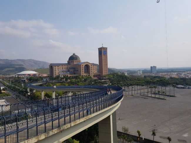 VISTA DA BASLICA, POR CARLOS VELOZO - APARECIDA - SP