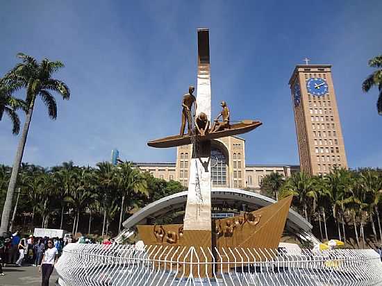 APARECIDA-SP-MONUMENTO AOS TRS PESCADORES-FOTO:PE. EDINISIO PEREIRA - APARECIDA - SP