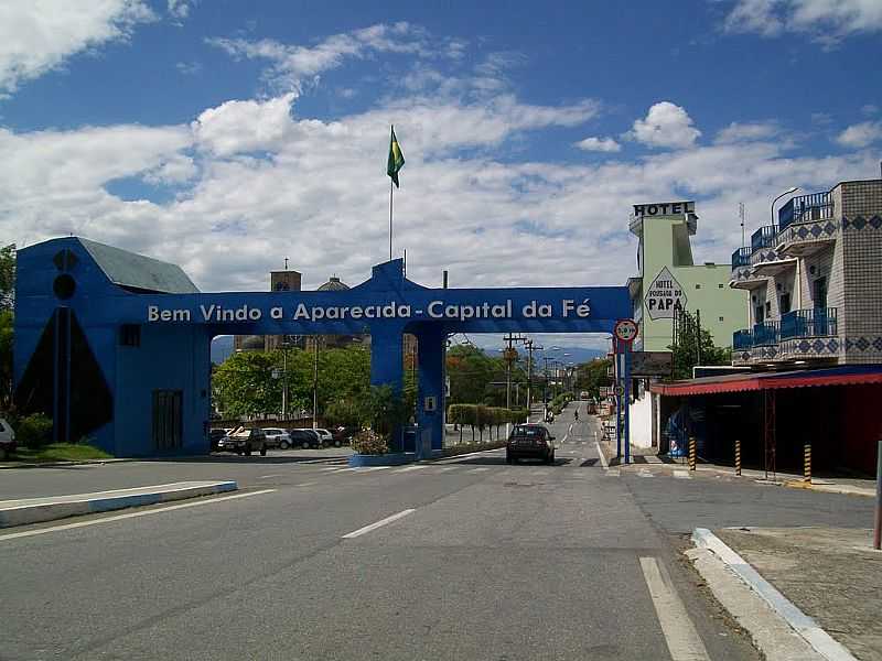 APARECIDA-SP-PRTICO DE ENTRADA DA CIDADE-FOTO:CARLOS MANIOBA - APARECIDA - SP