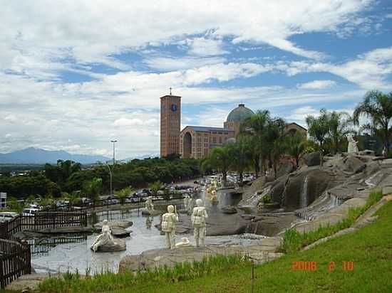 JARDIM DA BASLICA DE APARECIDA-FOTO:NILSON KABUKI - APARECIDA - SP