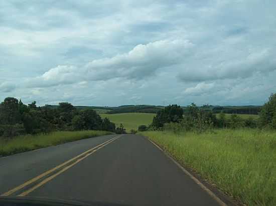 RODOVIA-FOTO:EUFRASIO - ARACAU - SP