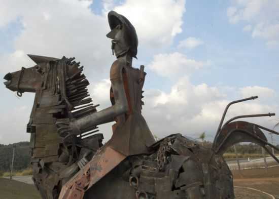 ESCULTURA DON QUIXOTE, POR JOS GONALVES FILHO- FOGUINHO -FOTOGRAFO-SOROCABA-SP - ARAARIGUAMA - SP