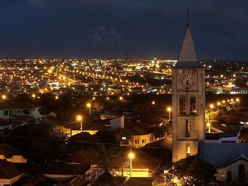 VISTA NOTURNA DA IGREJA DE SANTO ANTNIO
FOTO DE JOEL D. CORRA JR. - ARARAQUARA - SP