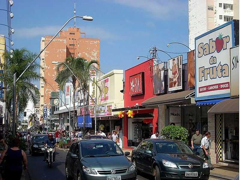 RUA 9 DE JULHO ( RUA 2 ) - CENTRO
FOTO DE MILAN ZUNIC - ARARAQUARA - SP