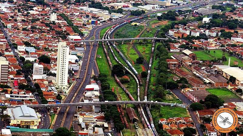 OS DOIS PONTILHES.
FOTO DE ANDR AMARAL  - ARARAQUARA - SP