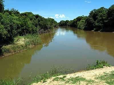 RIO FEIO (AGUAPE) FOTO POR EDUARDO M. P. DANTAS  - ARCO-RIS - SP