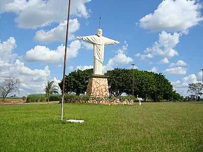 ENTRADA DA CIDADE-FOTO:UMBERTO MORENO  - ARIRANHA - SP