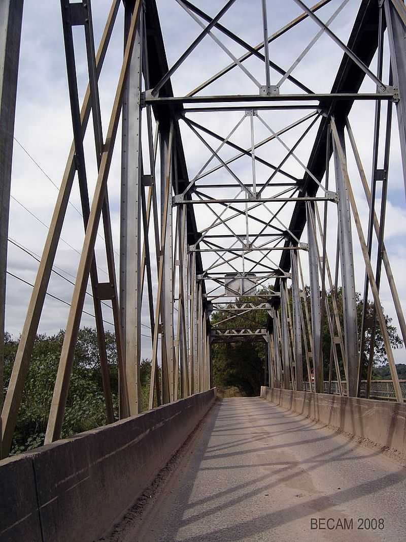 ARTMIS-SP-PONTE SOBRE O RIO PIRACICABA-FOTO:ADRIANO MARTINS  - ARTEMIS - SP