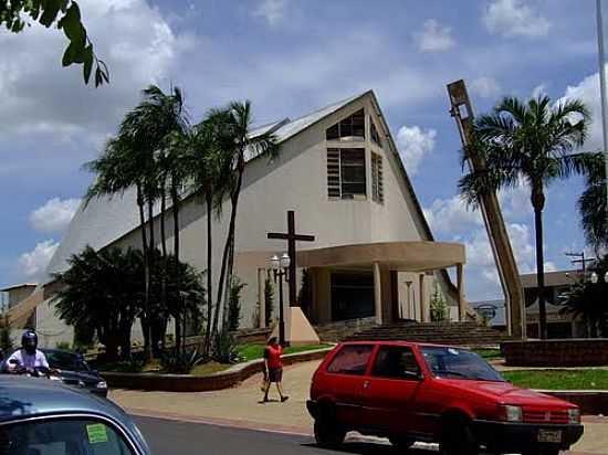 IGREJA CATLICA-FOTO:ISACK RYUJI MINOWA - AURIFLAMA - SP