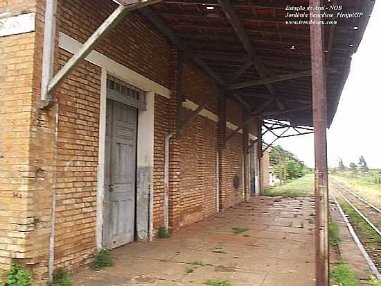 PLATAFORMA DA ESTAO FERROVIRIA DE AVA-FOTO:TREMBAURU - AVA - SP