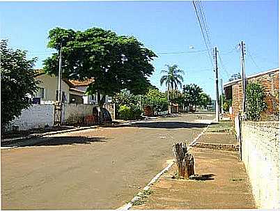 RUA DA CIDADE-FOTO:JAQMACIEL  - BARO DE ANTONINA - SP