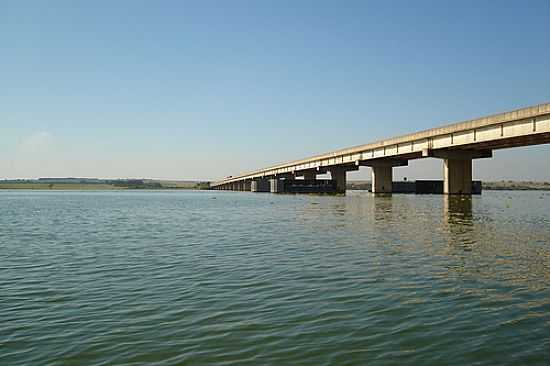 PONTE SOBRE O RIO TIET-FOTO:CEZAR EDBERTO PAGLIA - BARBOSA - SP