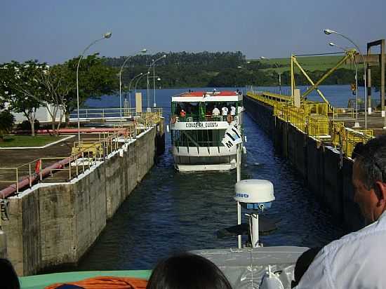 BARRA BONITA-SP-FAZENDO A ECLUSAGEM-FOTO:GERSON - BRAZIL - BARRA BONITA - SP