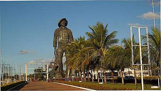 MONUMENTO EM HOMENAGEM AO PEO DE BARRETOS-SP-FOTO:GUARULHOS.OLX. - BARRETOS - SP