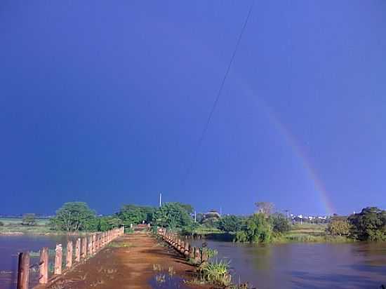 PONTE VELHA RIO MOGI GUAU-FOTO:ALEXANDRE DE SOUSA - BARRINHA - SP