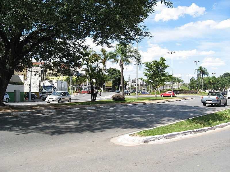 BARUERI-SP-AVENIDA TANCREDO NEVES-FOTO:ADILSON.BALL - BARUERI - SP