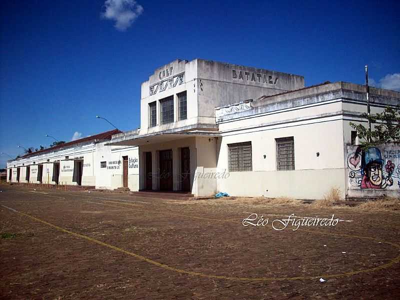 BATATAIS-SP-ANTIGA ESTAO FERROVIRIA-FOTO:LEONARDO FIGUEIREDO - BATATAIS - SP