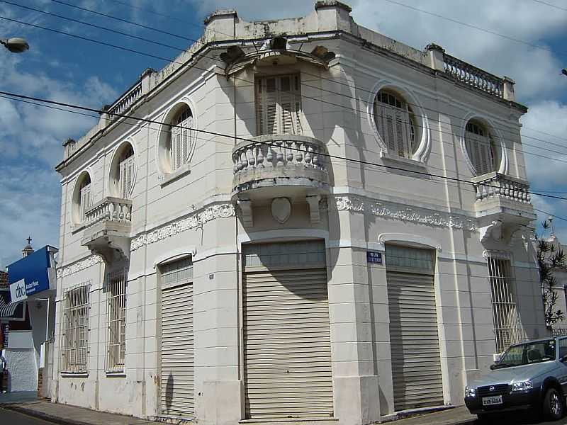 BATATAIS-SP-ARQUITETURA, TRAOS ART NOUVEAU-FOTO:PAULO CESAR DA SILVA - BATATAIS - SP