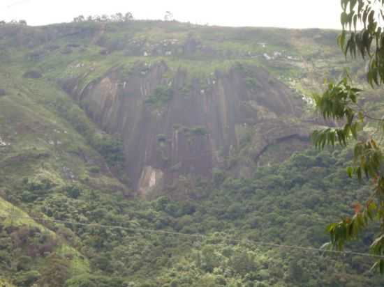 PEDRA DO CORAO, POR SATIERF - BOM JESUS DOS PERDES - SP