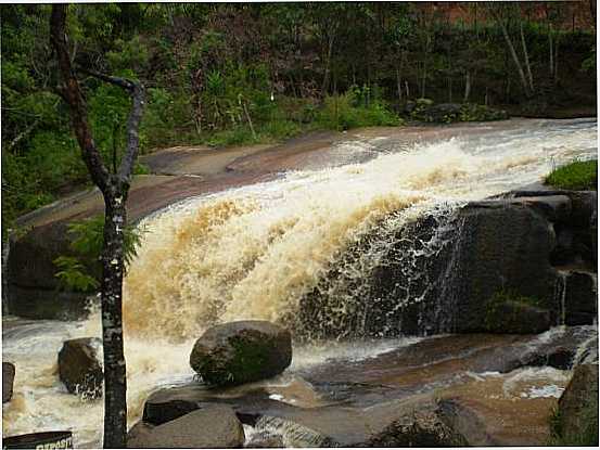 CACHOEIRA DO BARROCO, POR SATIERF - BOM JESUS DOS PERDES - SP