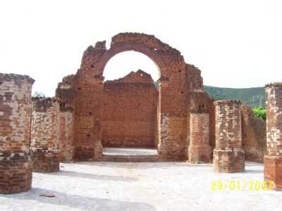 RUINAS DE UMA IGRJA DO SECULO XIX, POR IGOR NOGUEIRA DE CASTRO - PALMAS DE MONTE ALTO - BA