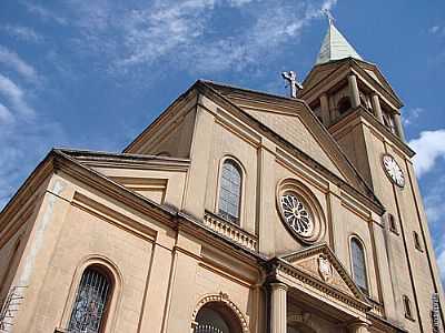 IGREJA SANTA TEREZINHA POR ANDREPRATA - BRAGANA PAULISTA - SP