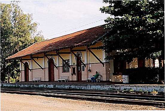 CARTRIO DE REGISTRO CIVIL NA ANTIGA ESTAO FERROVIRIA-FOTO:ZEKINHA - BUENO DE ANDRADA - SP