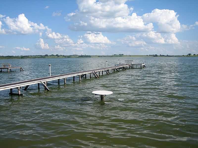 BURITAMA-SP-PIER NA PRAINHA-FOTO:SRGIO GONALVES - BURITAMA - SP