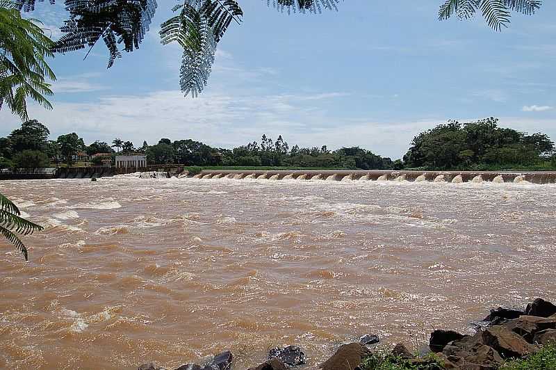 CACHOEIRA DE EMAS-SP-BARRAGEM DA REPRESA-FOTO:GIL PAGLIARINI  - CACHOEIRA DE EMAS - SP