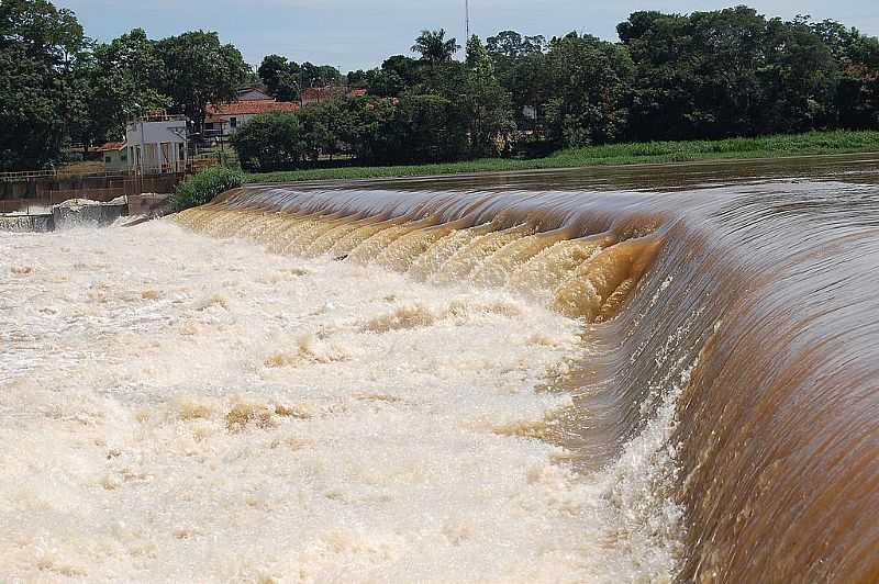 CACHOEIRA DE EMAS-SP-BARRAGEM DA REPRESA-FOTO:GIL PAGLIARINI - CACHOEIRA DE EMAS - SP