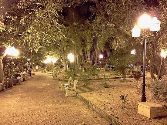 VISTA NOTURNA DA PRAA EM CACHOEIRA DE EMAS-SP-FOTO:LIZAB - CACHOEIRA DE EMAS - SP