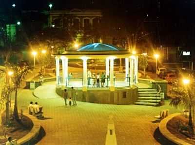 PRAA DA MATRIZ - VISTA NOTURNA - CACONDE - SP