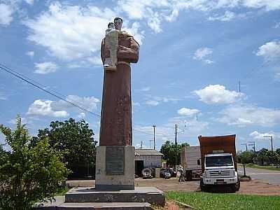 ESTTUA DE SANTO ANTONIO-FOTO:ELLY KUCK  - CAIABU - SP