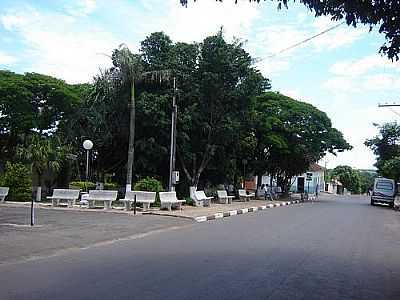 PRAA DA MATRIZ-FOTO:ELLY KUCK  - CAIABU - SP