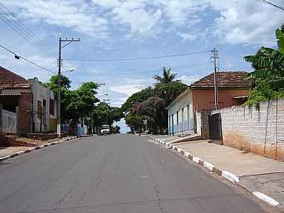 RUA DA CIDADE-FOTO:ELLY KUCK  - CAIABU - SP