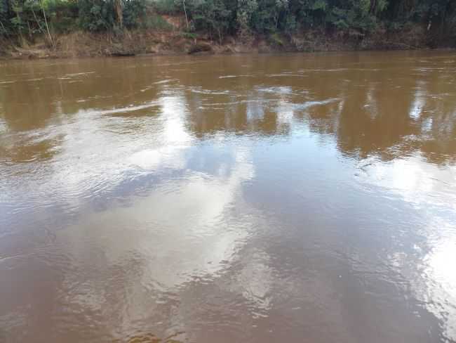 RIO PARANAPANEMA, POR EVA DE JESUS ALEIXO - CAMPINA DO MONTE ALEGRE - SP