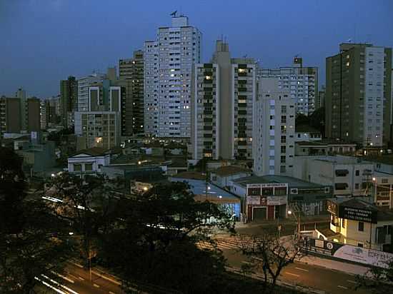CAMPINAS-SP-AV.OROZIMBO MAIA,ESQUINA COM FRANCISCO GLICRIO-FOTO:EDUARDO DANTAS - CAMPINAS - SP