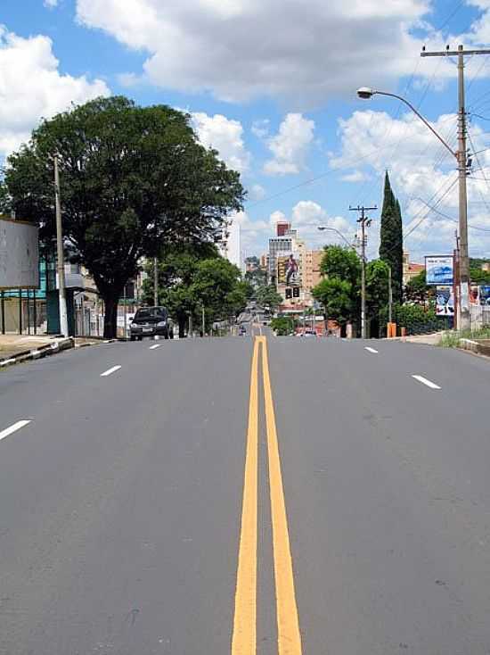 CAMPINAS-SP-AVENIDA ANDRADE NEVES-FOTO:EDUARDO DANTAS - CAMPINAS - SP