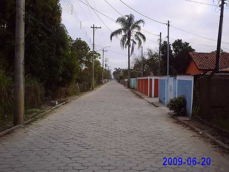 CANAS-SP-RUA DO MEIO-FOTO:ENIVALDOCRUZ - CANAS - SP