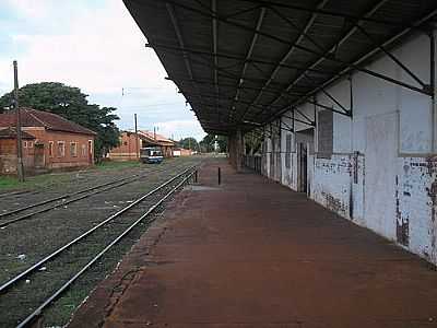 ESTAO FERROVIRIA
POR PC FELIZARDO - CNDIDO MOTA - SP