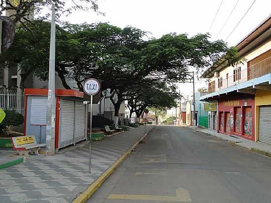 CAPELA DO ALTO-SP-PRAA E RUA NO CENTRO DA CIDADE-FOTO:MARCOS PAULO OLIVEIRA - CAPELA DO ALTO - SP