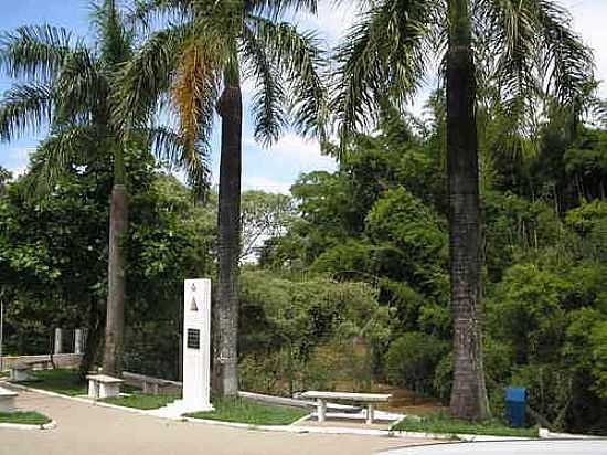 RIO CAPIVARI VISTO DA RUA DA BARRA EM CAPIVARI-FOTO:RUBENS DE SOUZA - CAPIVARI - SP