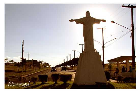 ROTATORIA  ENTRADA DA CIDADE.  POR MARCO ANTONIO PAREJA - CERQUEIRA CSAR - SP