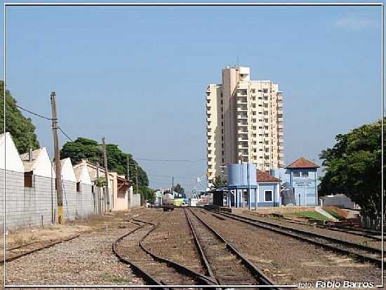 CERQUILHO-SP-FERROVIA CORTANDO A CIDADE-FOTO:FBIO BARROS - CERQUILHO - SP